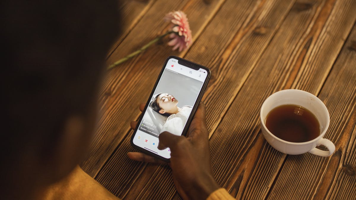 Die beste Uhrzeit zum Anschreiben auf Dating Apps